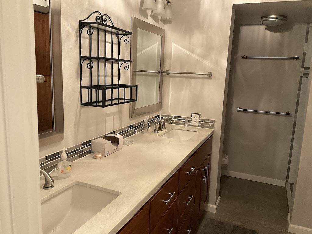 Ganze Wohnung, Deluxe 2 Bedroom 2Ba on Ocean Front Property with Private Beach Unit in Komohana Kai, Alii Kai