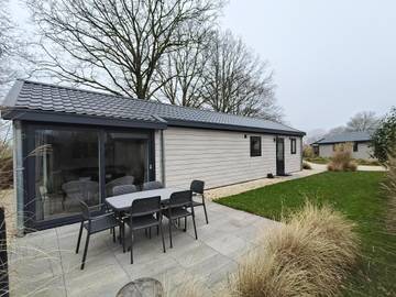 Gîte pour 6 personnes, avec jardin dans Kaatsheuvel