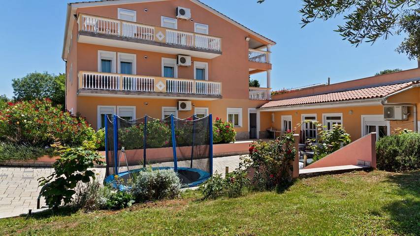 Camping voor 6 personen, met zwembad en tuin, met huisdier in Medulin