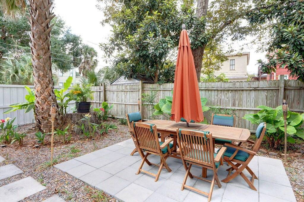 Ganze Wohnung, Renovated Victorian Condo Near Forsyth Park in Savannah, Chatham County