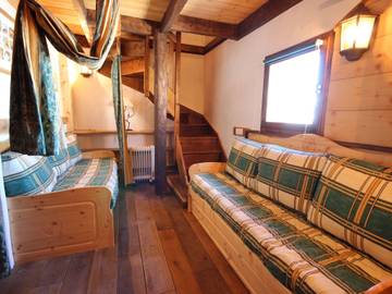 Gîte pour 7 personnes, avec terrasse, animaux acceptés à Peisey-Nancroix