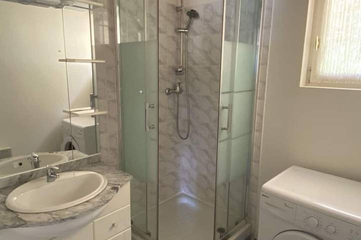 Gîte pour 5 personnes, avec jardin ainsi que terrasse et piscine à Doissat - 4