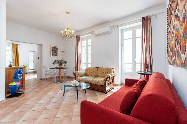 Gîte pour 4 personnes, avec terrasse dans Port de Nice - 2