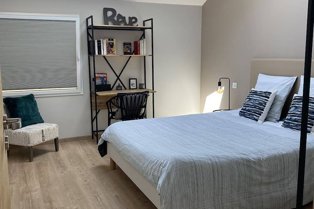 Ganze Wohnung, Modernes Apartment mit Terrasse, Stadtzentrum, 100 m vom Meer entfernt in Loctudy, Quimper und Umgebung