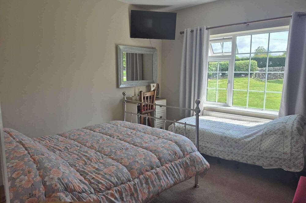 Nora's Cottage Mullagh, Kells - Sleeps 5 in County Cavan