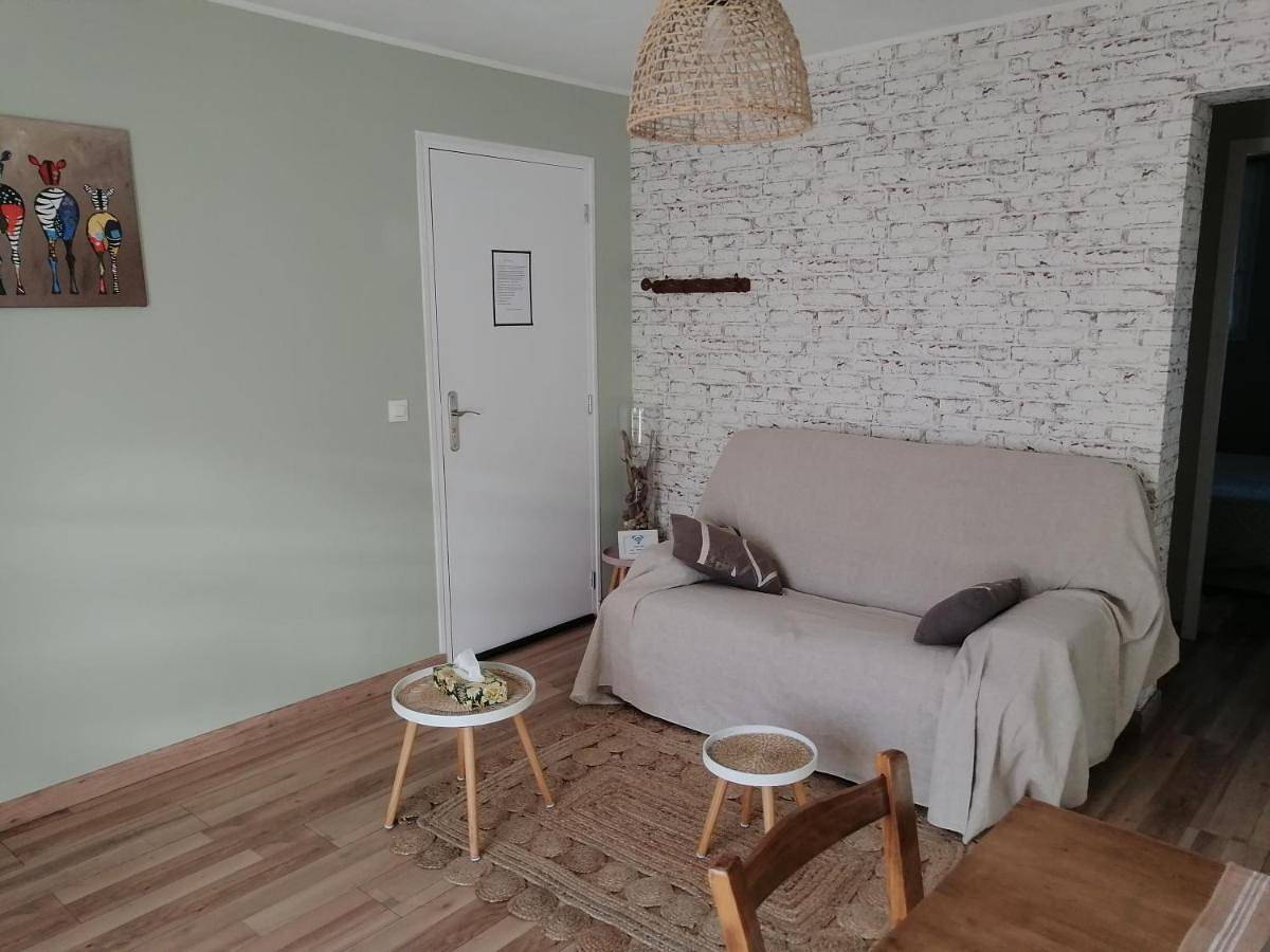 Appartement entier, One-Bedroom Apartment in Valros, Côte méditerranéenne (France)