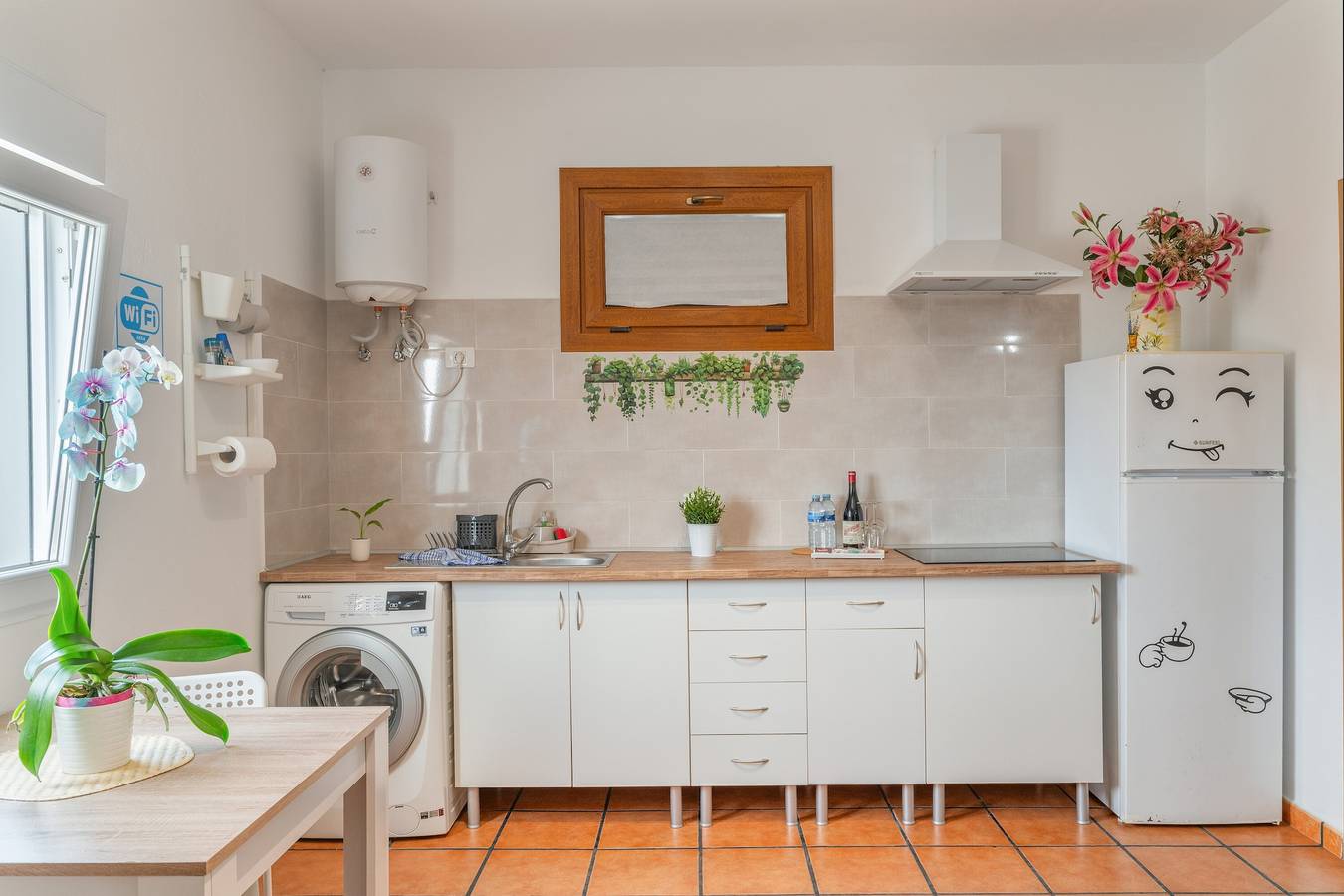 Holiday Home 'Liz' with Sea View, Private Terrace and Wi-Fi in Conil, Tías