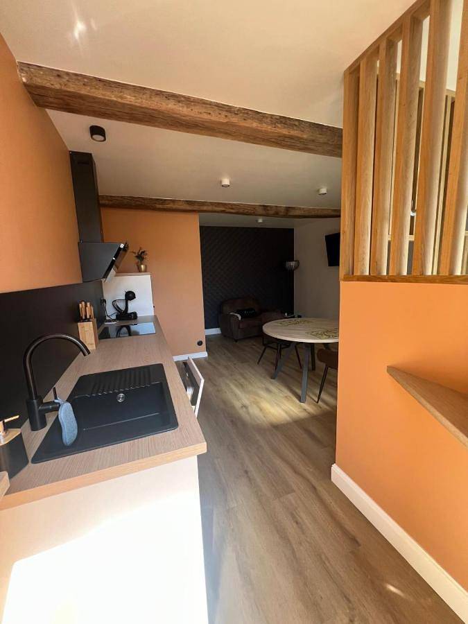 Gîte pour 2 personnes, avec jacuzzi à Argenton-les-Vallées - 2