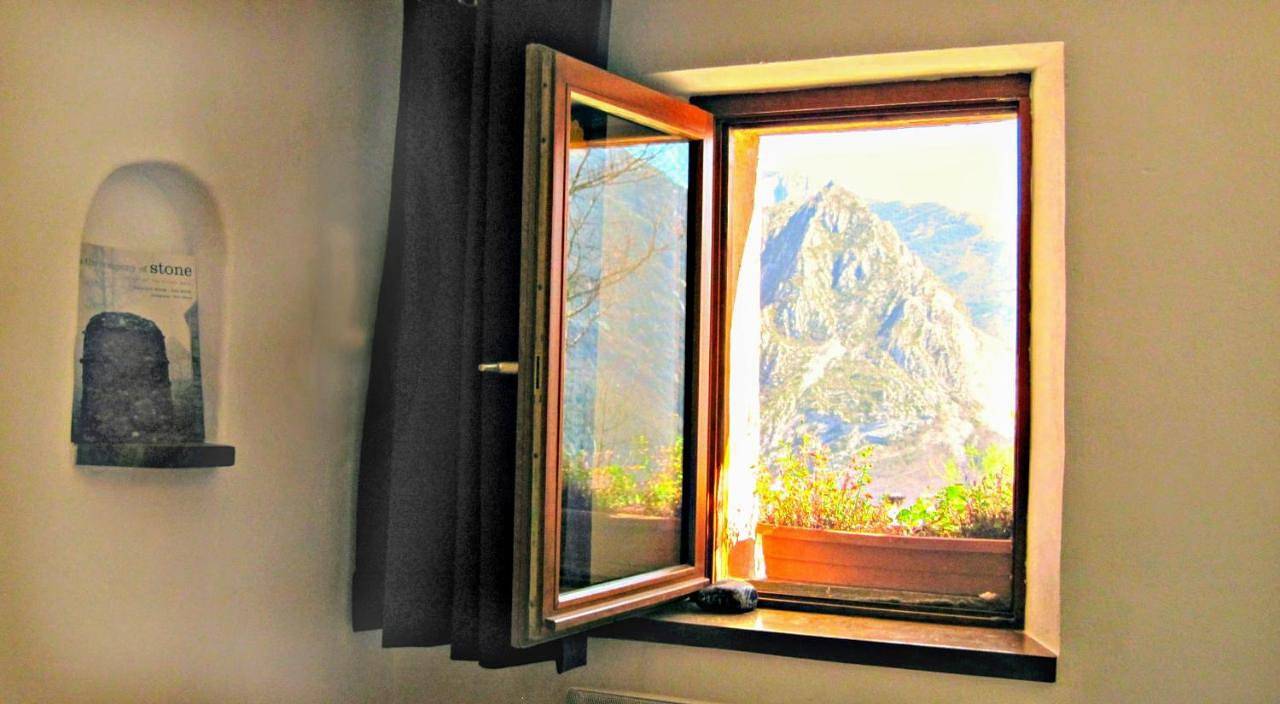 Triple Room with Private Bathroom in Castellane, Parc naturel régional du Verdon