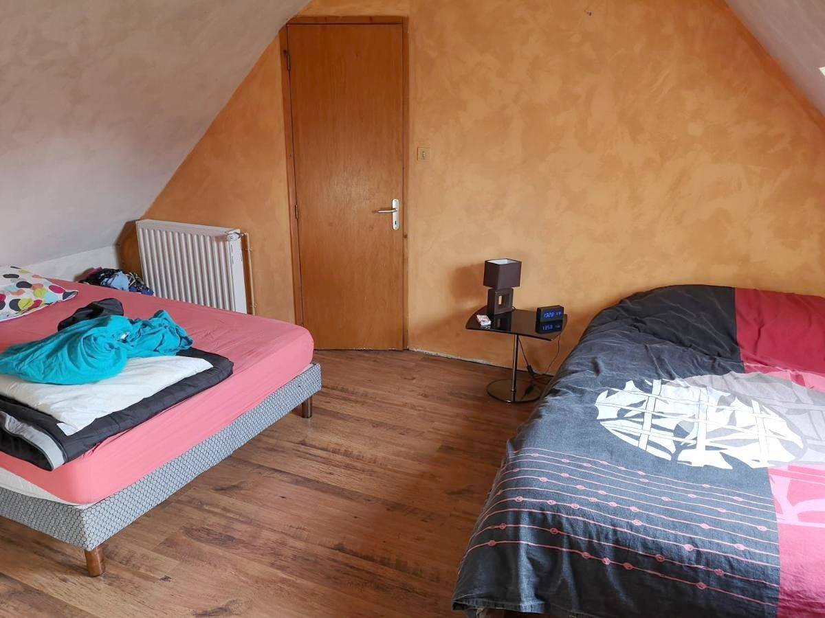 Comfort Triple Room with Shower in Arnage, Sarthe