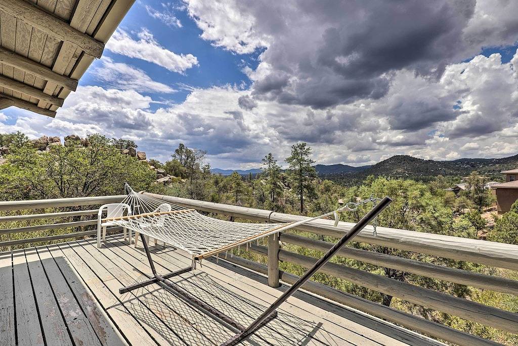 Ganze Wohnung, Hike & Relax: Prescott Studio w/ Thumb Butte Views in Prescott, Yavapai County