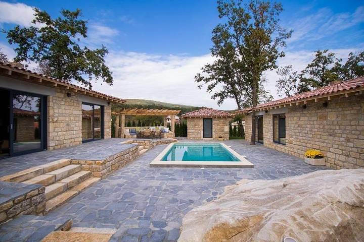 Ferienhaus für 6 Personen, mit Terrasse und Garten in Bulgarien - 3