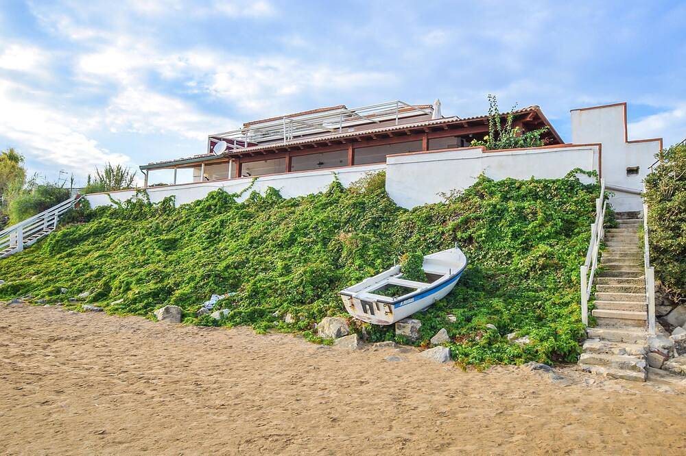 Beautiful home in Pozzallo with Wifi in Tegolaio, Pozzallo