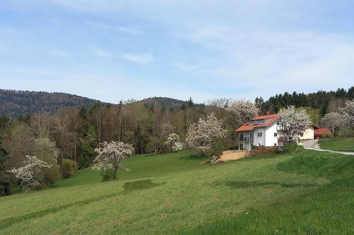 Ferienwohnung für 4 Personen, mit Balkon und Garten sowie Sauna