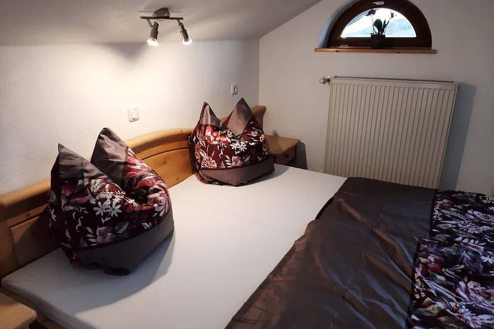 Ganze Wohnung, Ferienwohnung, 45 qm 2. Etage, 1 separates Schlafzimmer in Bad Endorf, Chiemsee
