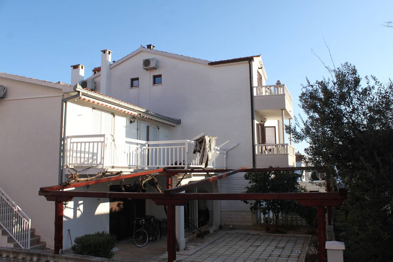 Ganze Wohnung, 1-Zimmer-Ferienwohnung mit Terrasse Okrug Gornji, Ciovo A-7546-b in Okrug Gornji, Ciovo