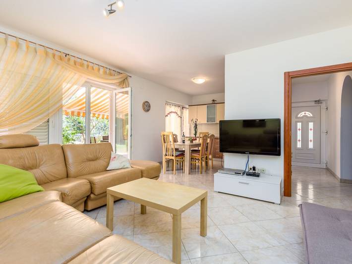 Ferienwohnung für 6 Personen, mit Garten und Pool sowie Terrasse in Peroj - 3