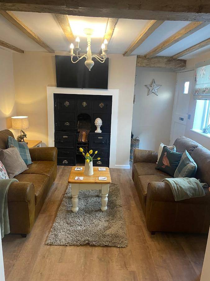 Entire apartment, Beautiful Bell Cottage Heart of Bridgnorth Walk Everywhere in Bridgnorth, Shropshire