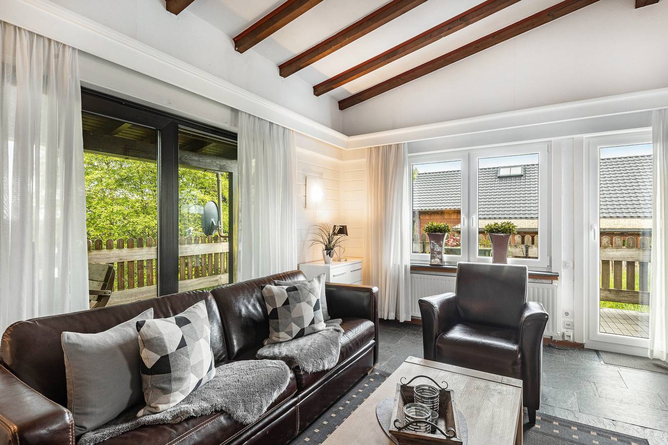 Ganze Wohnung, Ferienwohnung 'Schanze 20' mit Bergblick, Gemeinschaftsterrasse und Wi-Fi in Schanze, Schmallenberg