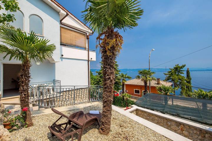 Ferienwohnung für 5 Personen, mit Garten und Terrasse in Opatija Riviera