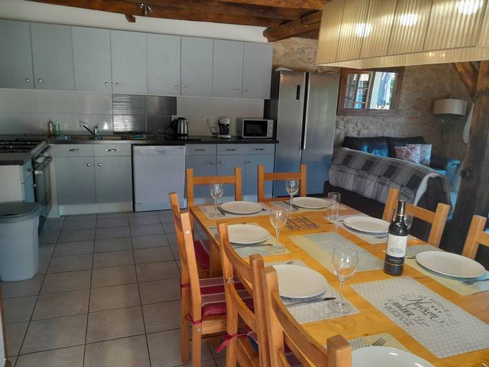 Gîte pour 10 personnes, avec piscine, adapté aux familles à Piégut-Pluviers - 3