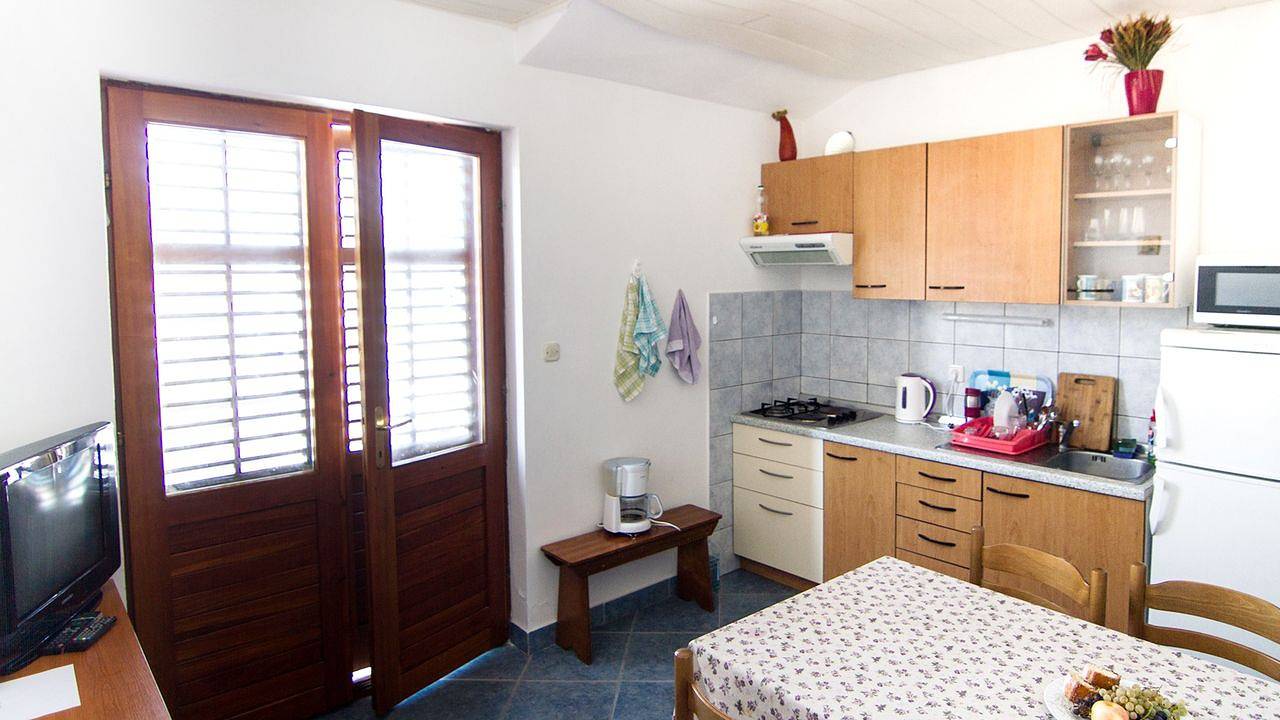 Ganze Ferienwohnung, Ferienwohnung für 5 Personen (40 m²) in Stomorska in Stomorska, Solta