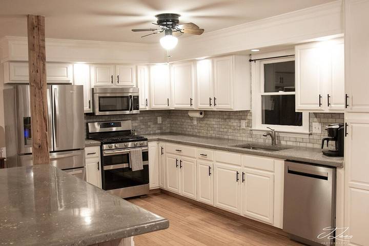 Vacation rental for 12 people, with hot tub and yard, with pets in Lake Sinclair