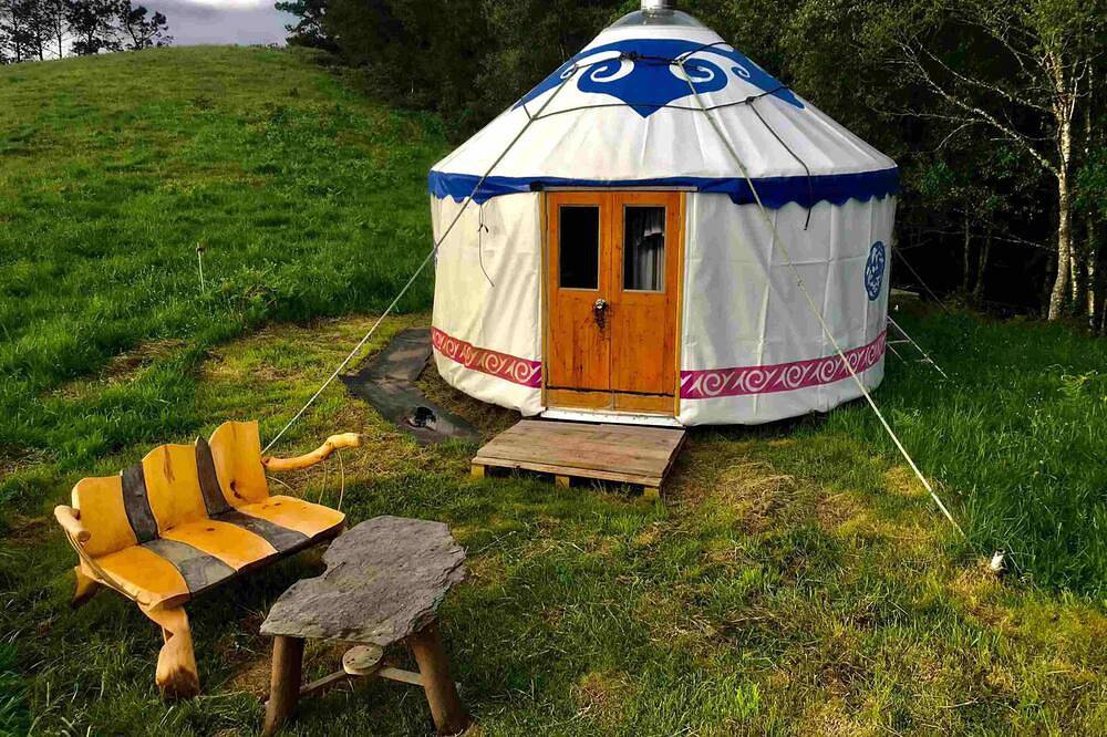 Yurt for 3 in Bogo, A Pontenova