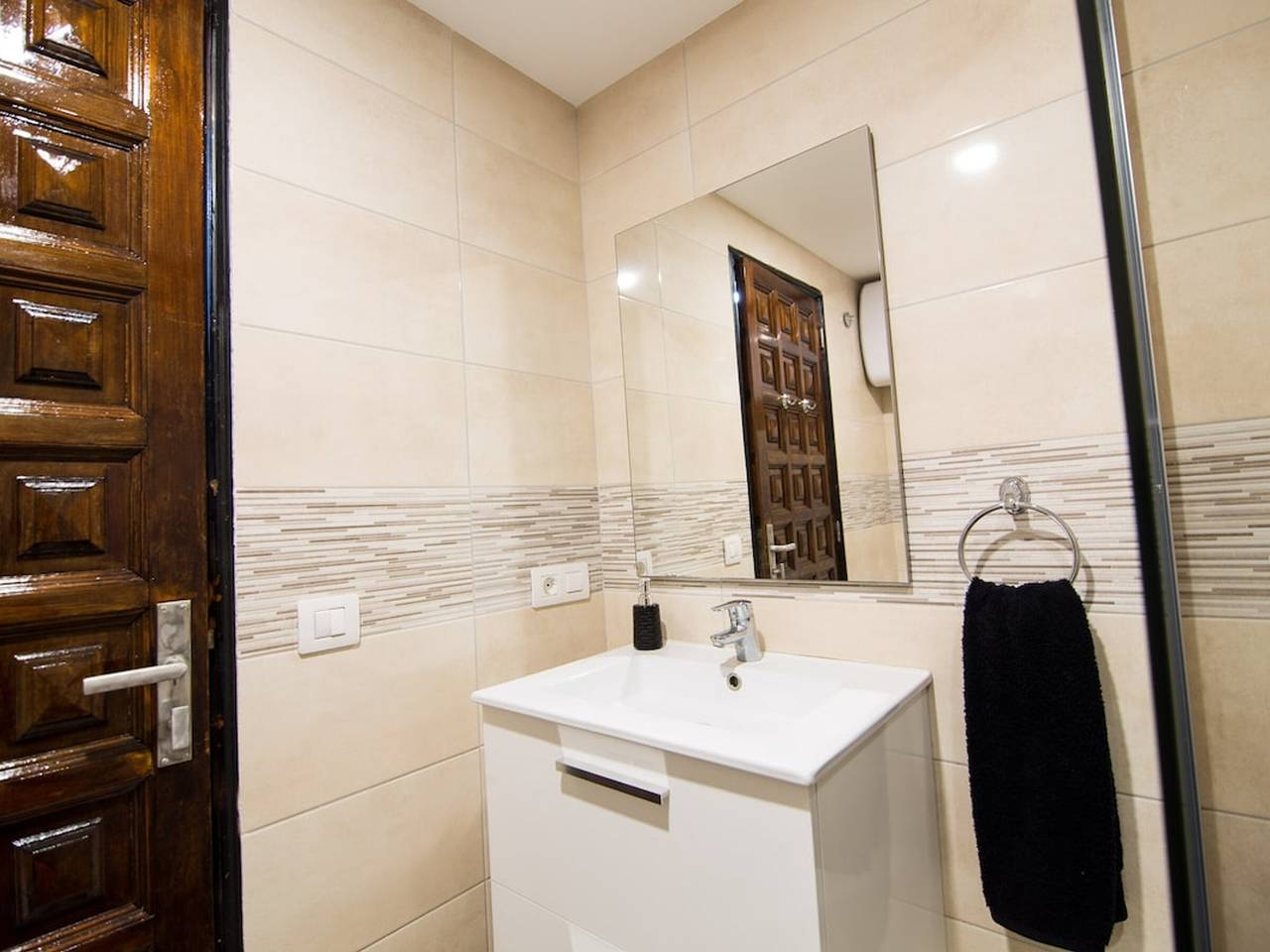 Estudio entero, Estudio renovado con vistas al mar, ideal para nómadas digitales in Playa de los Roques, Los Realejos