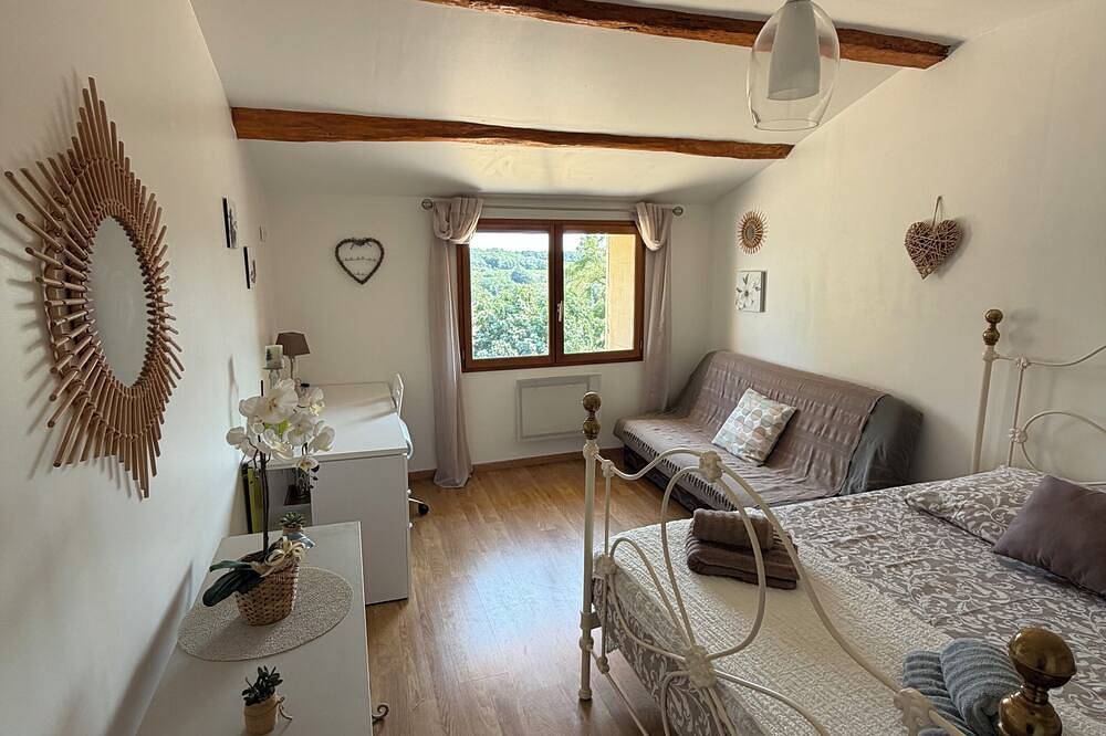 Authentique mas Provençal spacieux au milieu de la nature! in Visan, Enclave de Valreas