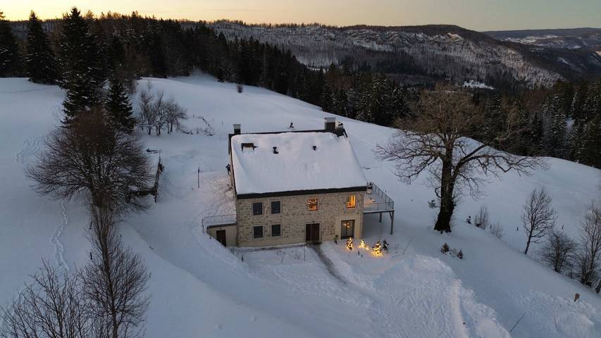 Ferme pour 4 personnes, avec jardin à Prémanon - 4