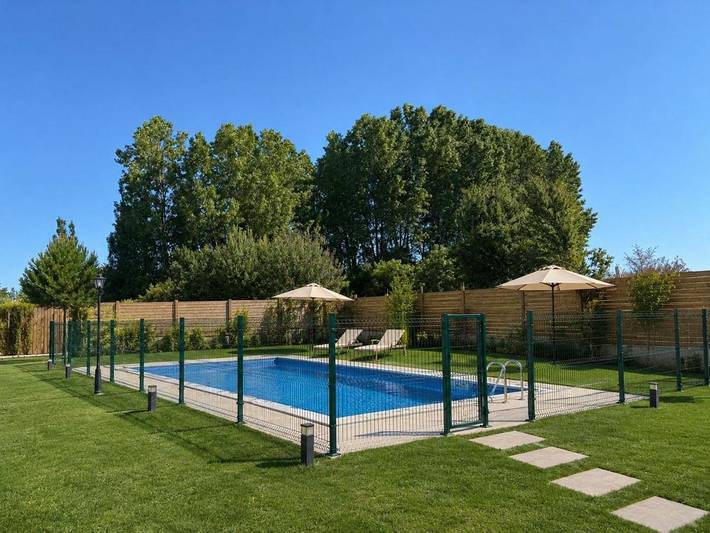 Chalet, con Terraza además de Jardín y Piscina en Tierra de Campos - 2