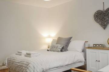 Log Cabin for 4 People in Pitlochry, Cairngorms National Park, Photo 4