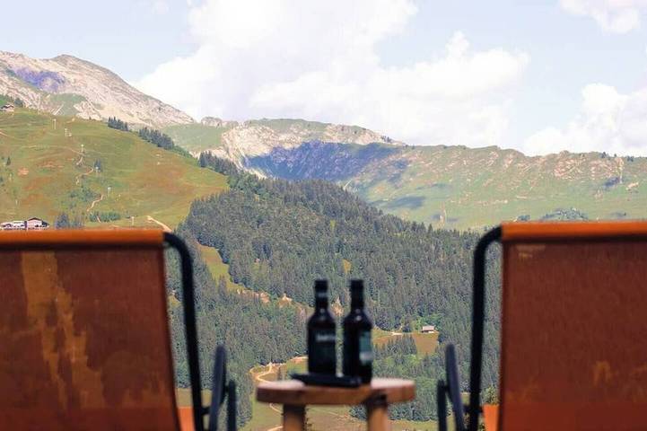 Gîte pour 10 personnes, avec balcon ainsi que sauna et jardin dans Golf Les Gets