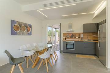 Villa for 8 Guests in Ragusa, Ragusa Province, Picture 4