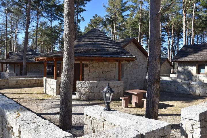 Location de vacances pour 3 personnes, avec Terrasse ainsi que Bassin pour enfant et Piscine dans Vila Pouca de Aguiar