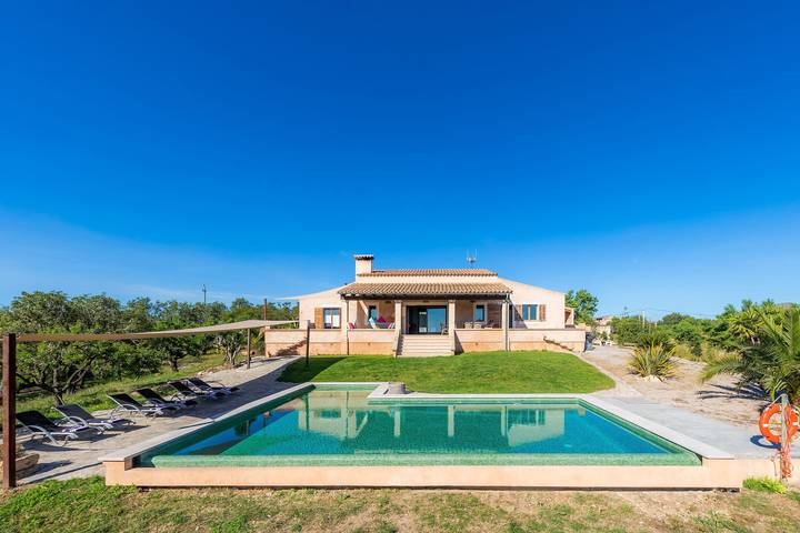 Villa für 8 Personen, mit Garten
