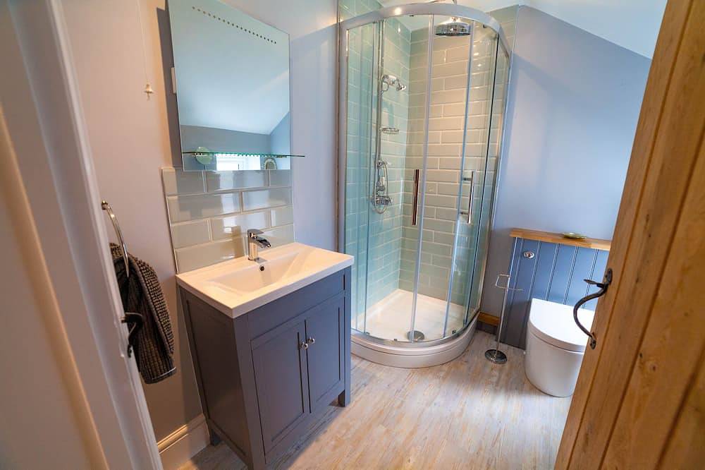 Colby Cottage, Wynd Hill Hideaway - walk to coast path, beach and pub! in Manorbier, Pembrokeshire