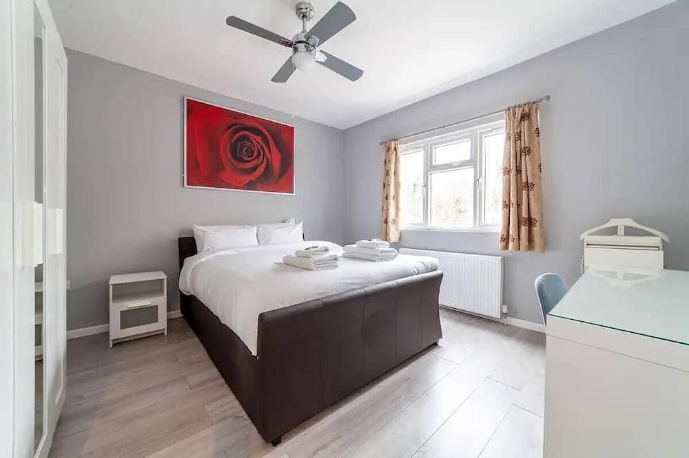 Beautiful 4 Bedrooms House in Croydon, London