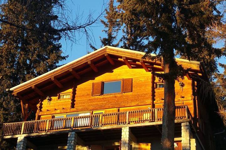 Grand chalet traditionnel au pied des pistes in La Rosière, Montvalezan