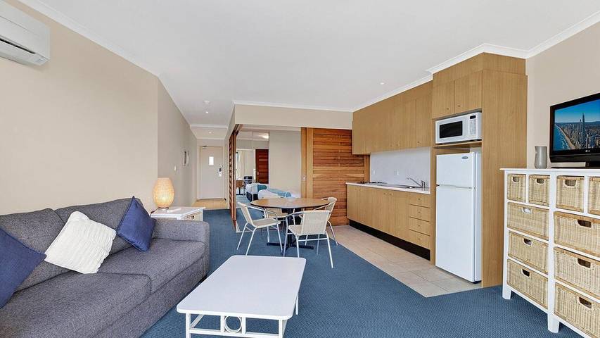 Holiday rental for 4 people, with balcony and pool in The Entrance