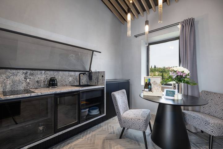 Geheel appartement, Vakantieappartement 'Suite Fattore' met gedeeld zwembad en wifi in San Gimignano, Provincie Siena
