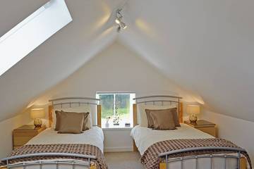 Log Cabin for 4 People in Loch Ness, Scotland, Photo 4