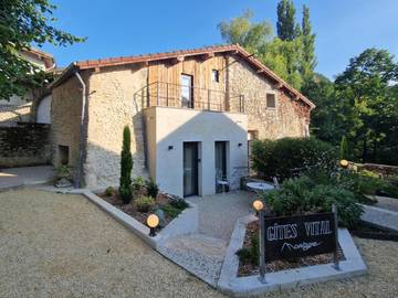 Gîte pour 4 personnes, avec jardin et vue à Peyrus