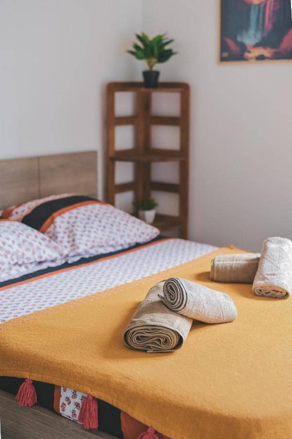 Gîte pour 6 personnes, avec jardin ainsi que terrasse et vue dans Trois Mares - 4