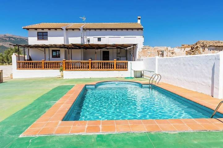 Location de vacances pour 8 personnes, avec Jardin à Loja