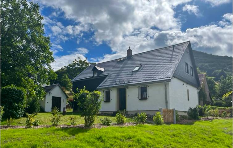 Ferienhaus für 6 Personen, mit Whirlpool und Garten in Waltersdorf