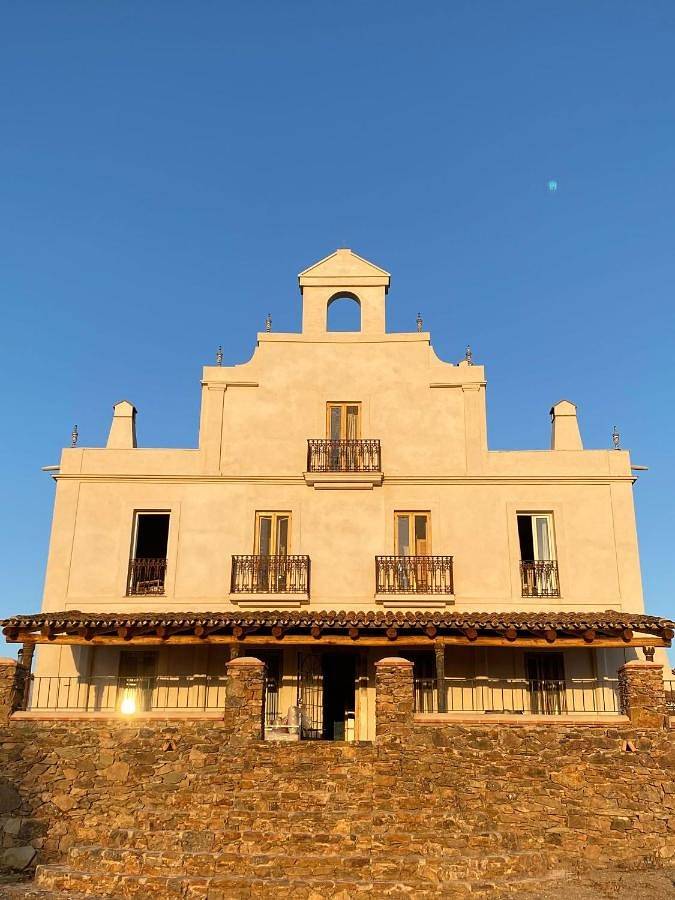 Casa rural para 15 personas, con Terraza además de Piscina y Vistas en Rosal de la Frontera