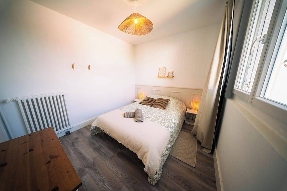 Entire apartment, Bright T3 with balcony and parking, 6 pers, Procé in Nantes, Nantes region