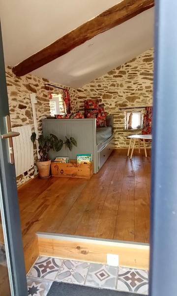 Gîte pour 4 personnes, avec vue et terrasse à Lacaze